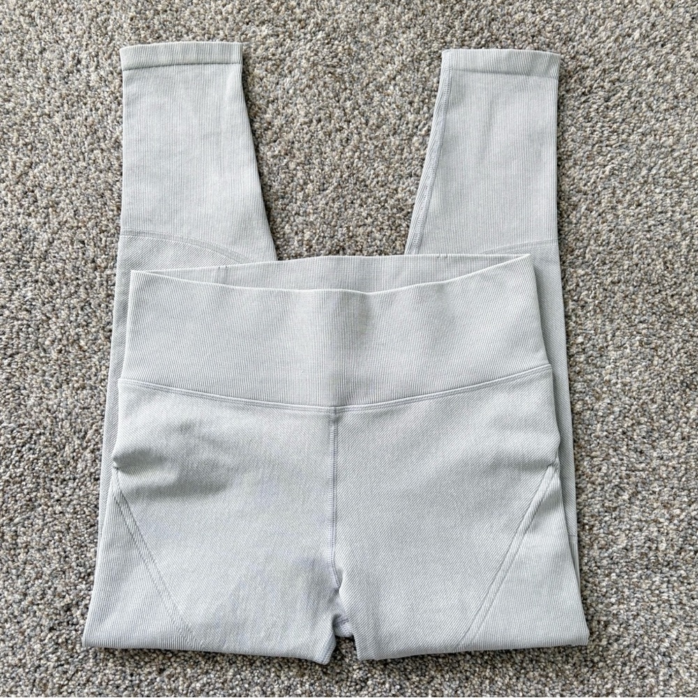 Offline by Aerie Gray Ribbed Leggings NWT Size M